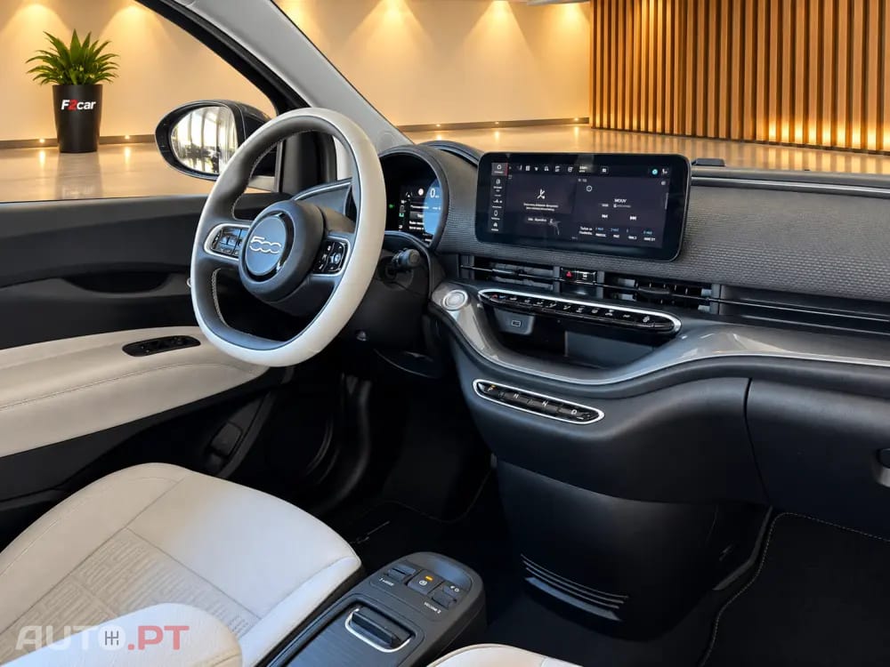 Fiat 500e La Prima