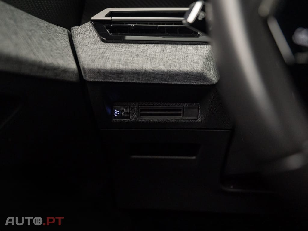 Peugeot 3008 1.2 Hybrid Allure e-DCS6