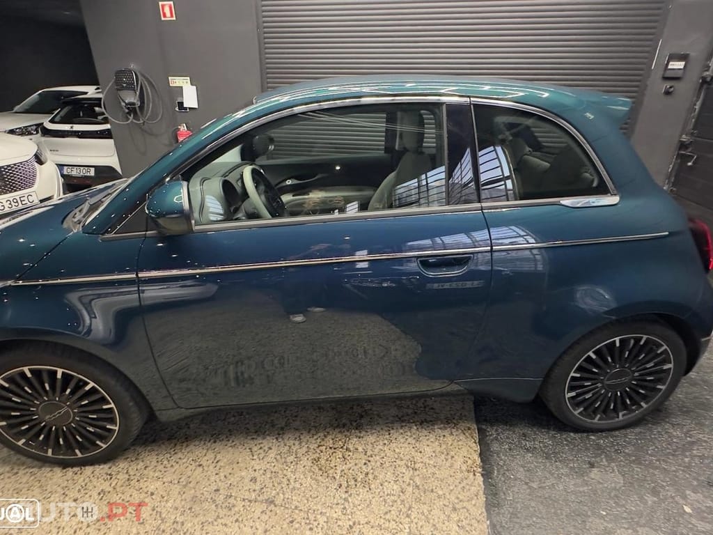 Fiat 500e La Prima
