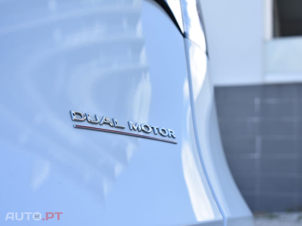 Tesla Model Y Performance Tração Integral
