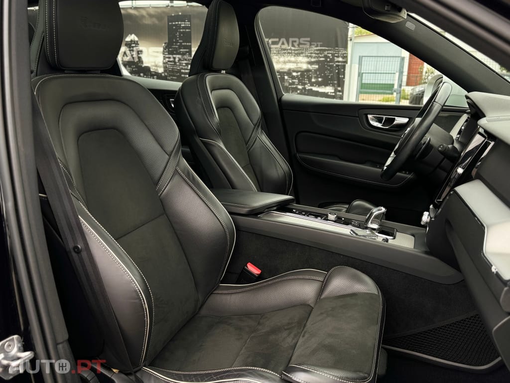 Volvo XC60 2.0 T8 PHEV R-Design Expression AWD