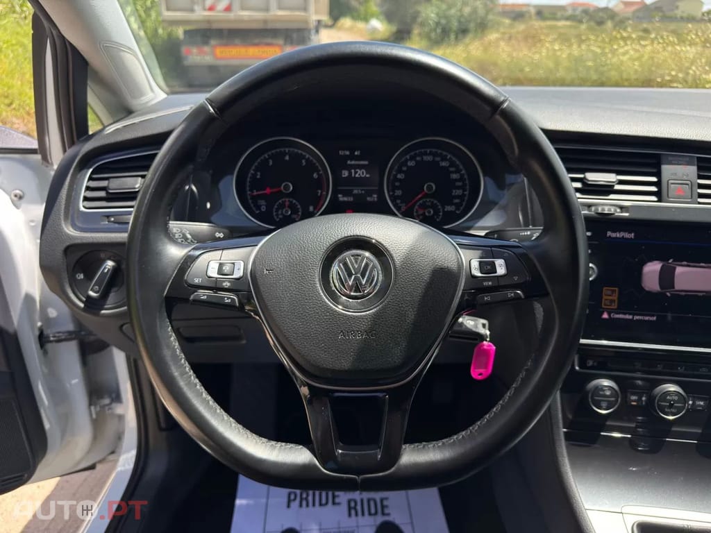 Volkswagen Golf 1.0 TSI R-Line