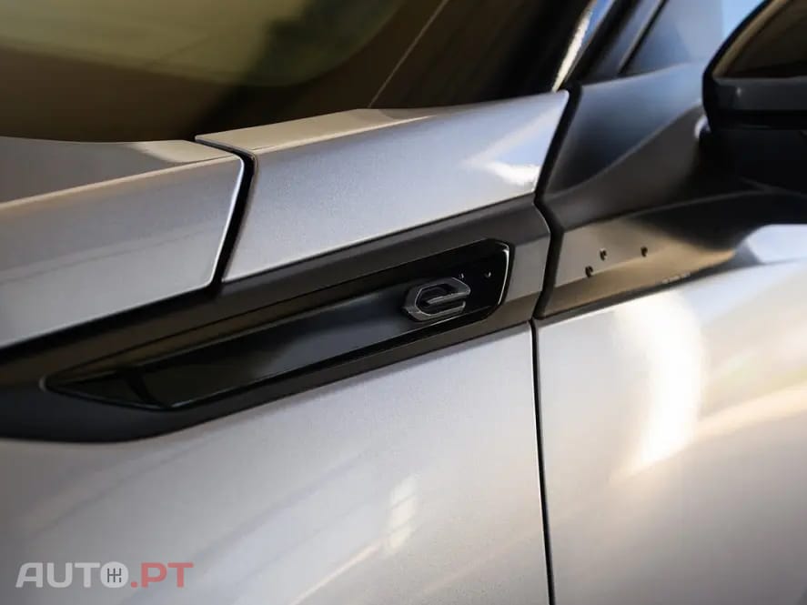 Peugeot E-2008 50 kWh GT Pack