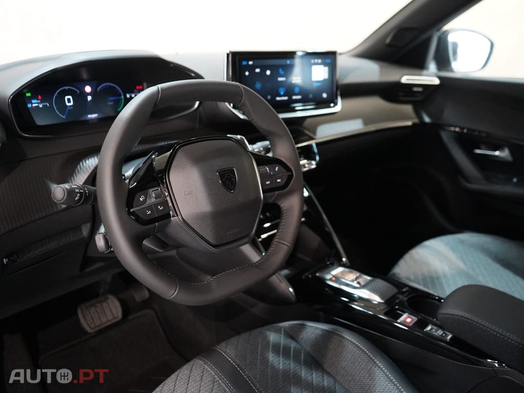 Peugeot 2008 1.2 Hybrid Allure e-DCS6