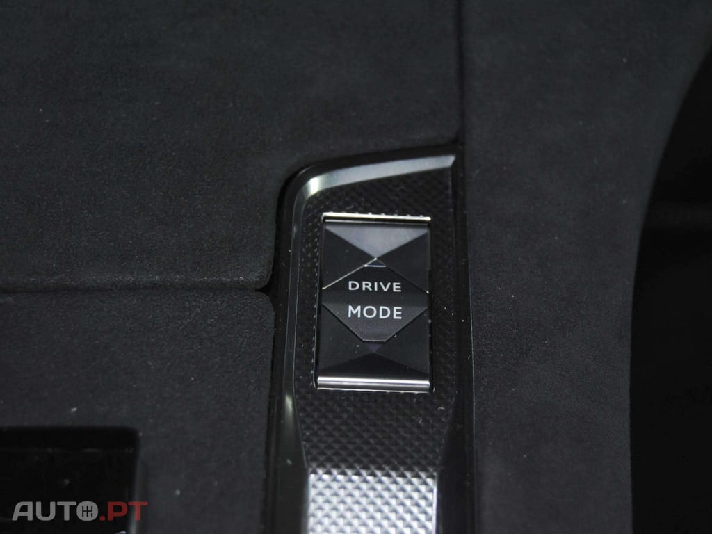 DS DS7 E-Tense Performance Line EAT8