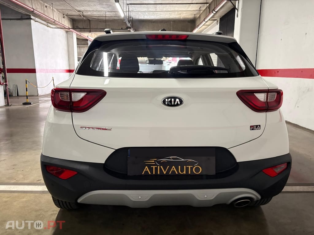 Kia Stonic 1.2 by FILA