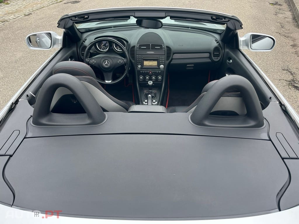 Mercedes-Benz SLK 200 Outro
