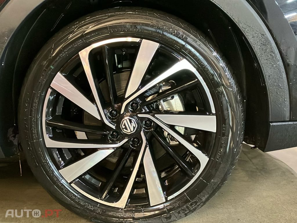 MG ZS 1.5 Hybrid+ Luxury