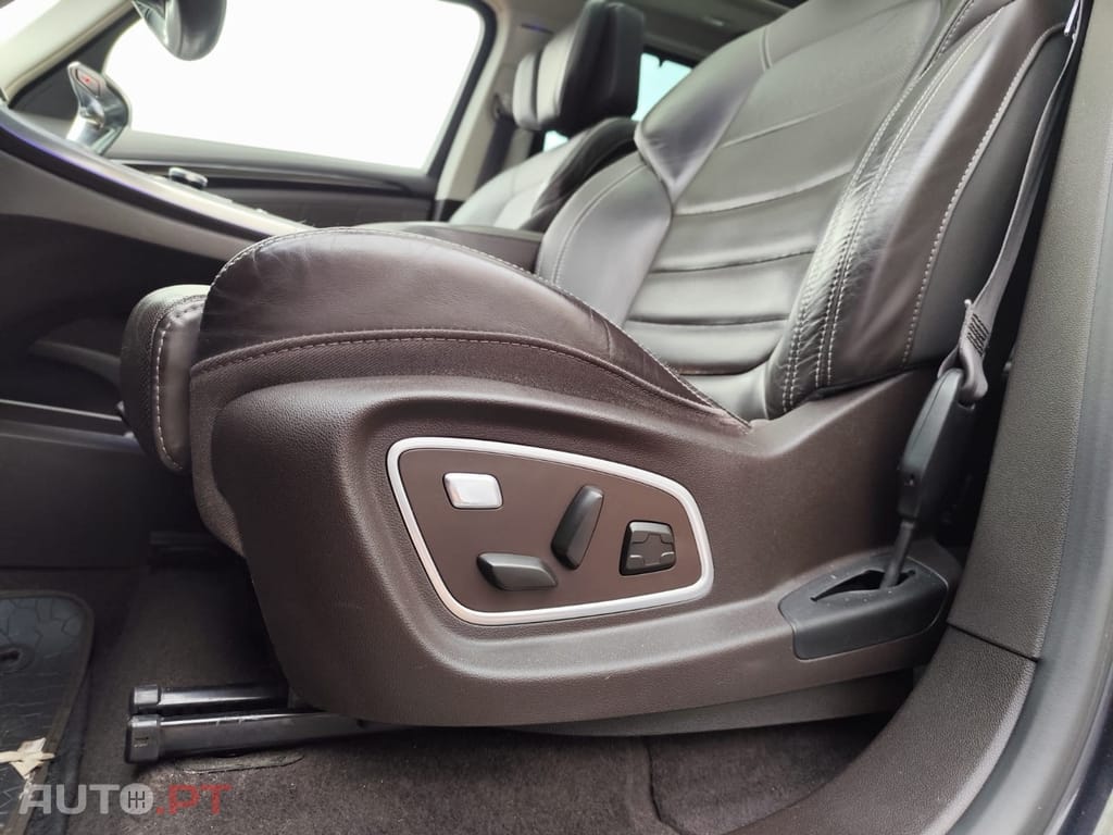 Renault Espace 1.6 dCi Initiale Paris EDC