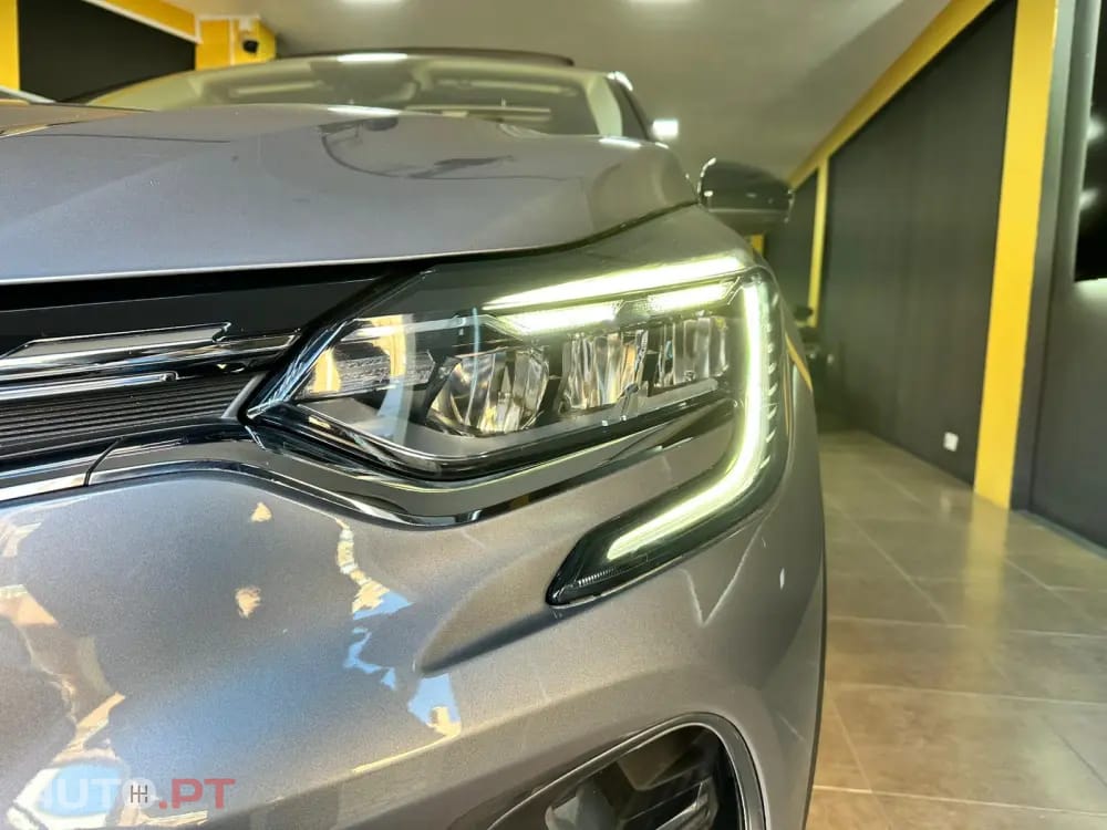 Renault Captur 1.6 E-Tech Plug-In Initiale Paris
