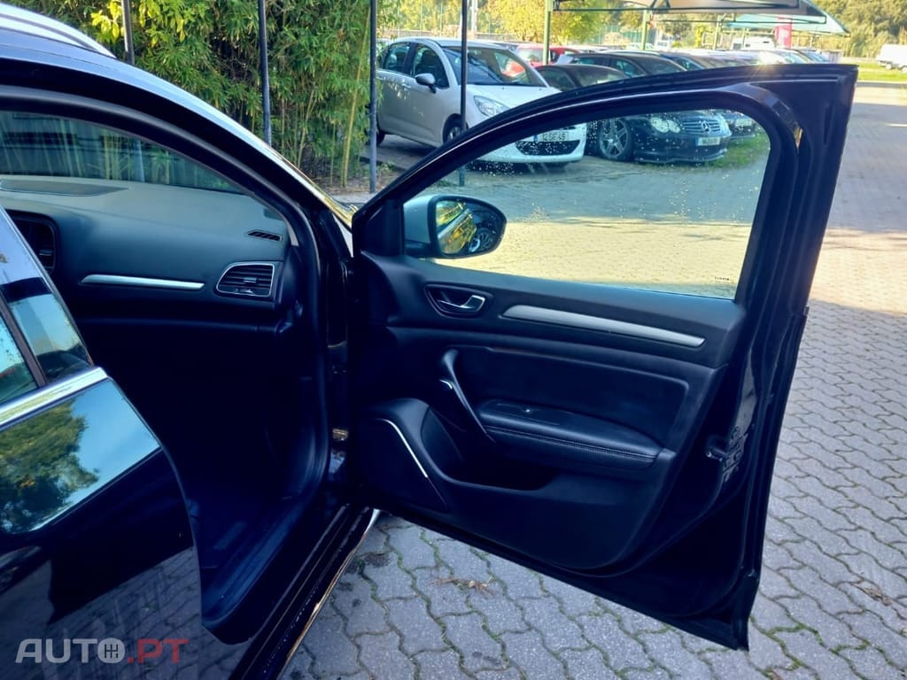 Renault Mégane Sport Tourer 1.5 Blue dCi Intens EDC