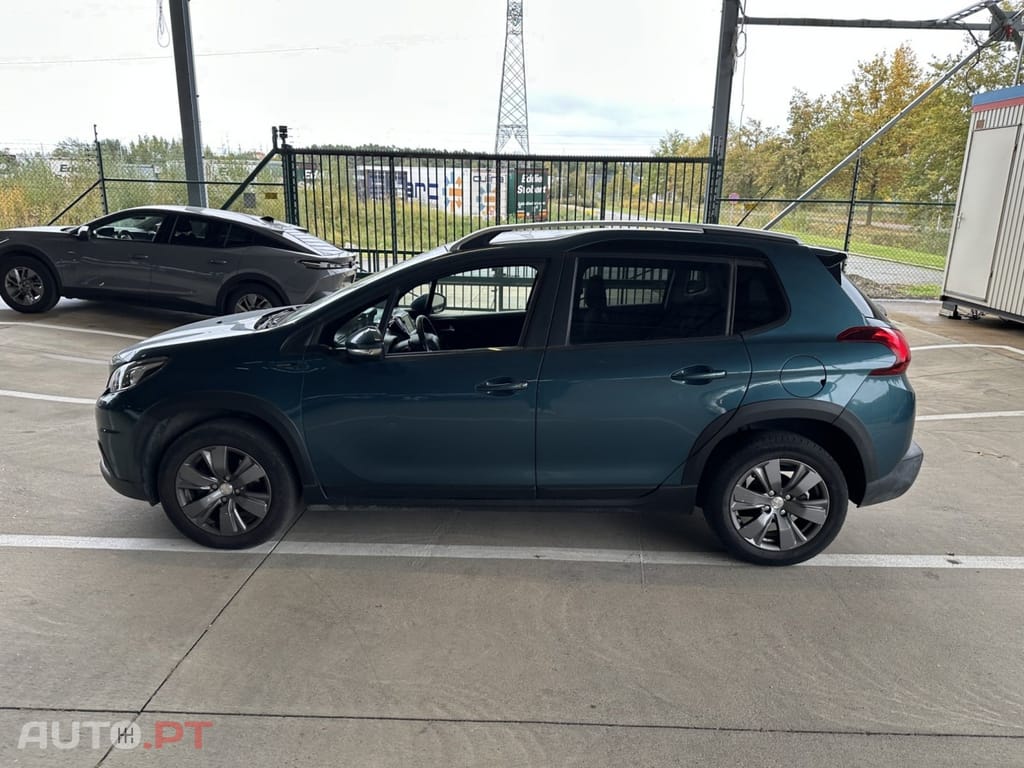 Peugeot 2008 1.2 PureTech Signature EAT6