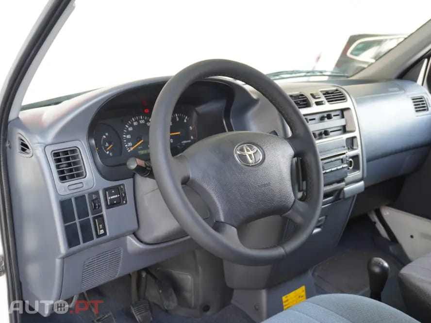 Toyota HiAce 2.5 D-4D Service 2.8T
