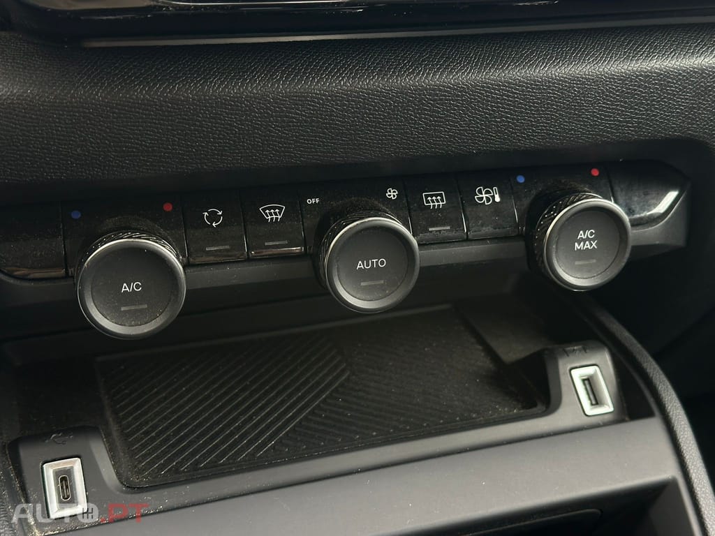 Citroen C4 X 1.2 PureTech Shine EAT8