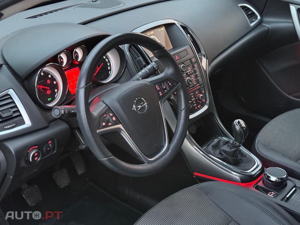 Opel Astra J Sports Tourer