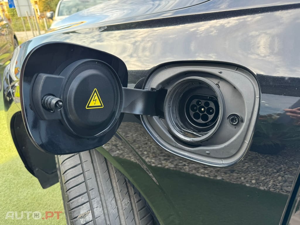 Volvo XC60 2.0 T8 PHEV Momentum Plus AWD