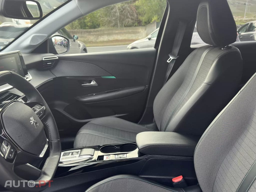 Peugeot 208 1.2 PureTech Allure EAT8