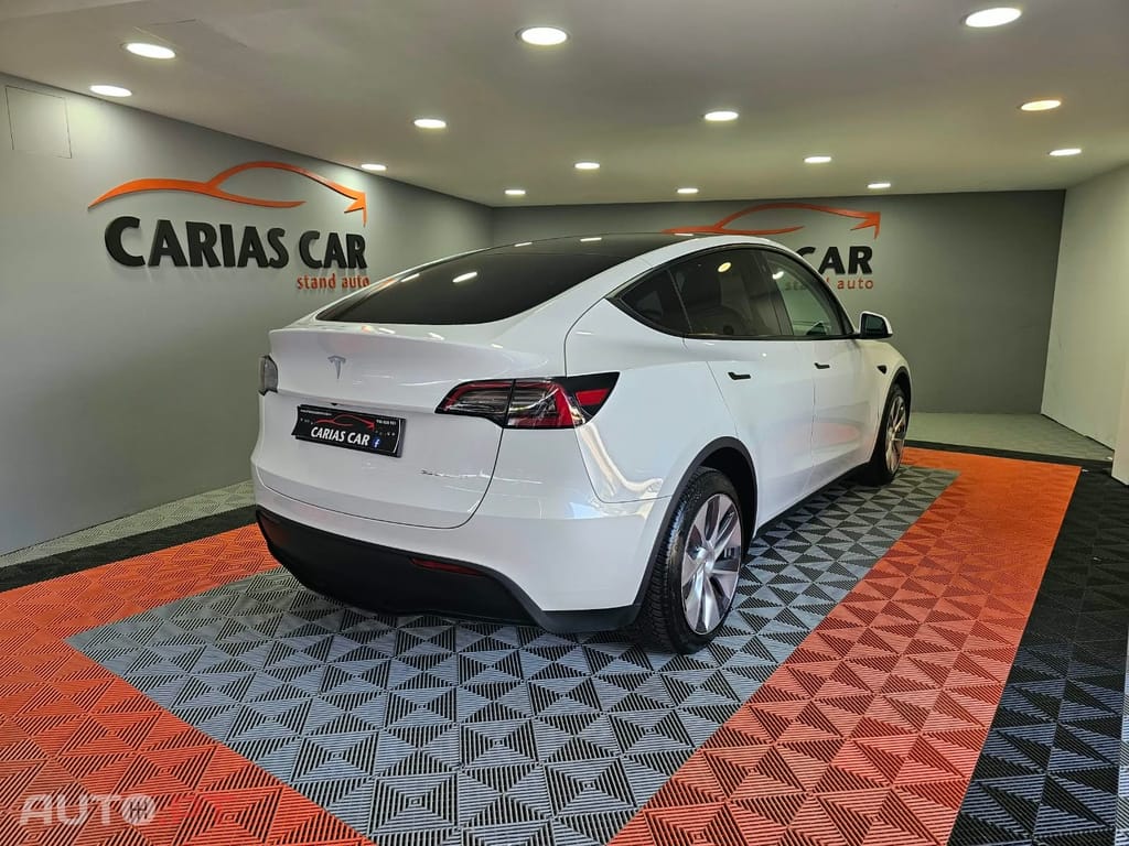 Tesla Model Y Long Range Dual Motor
