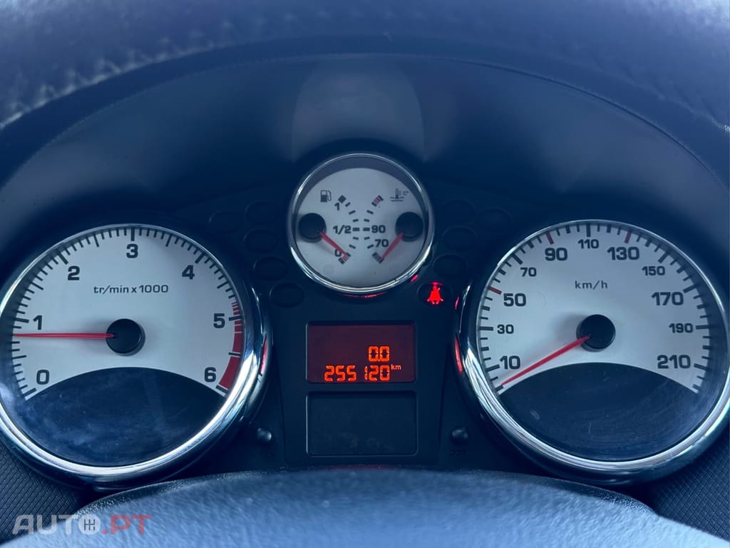 Peugeot 207 1.4 HDi SE Sportium- Garantia Incluída