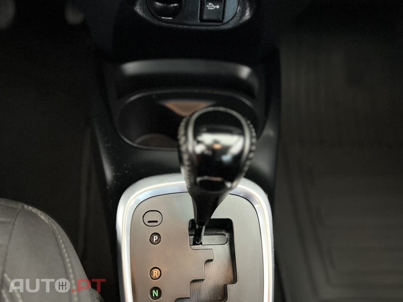 Toyota Yaris 1.5 HSD Comfort+P.Style