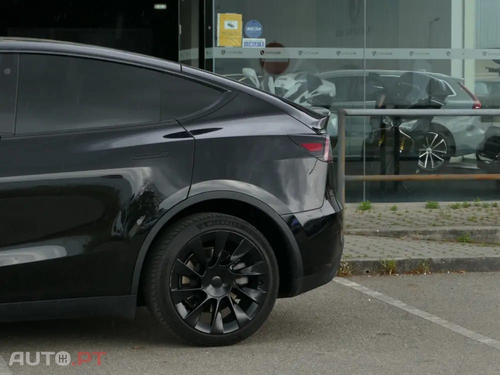 Tesla Model Y Long Range Tração Integral