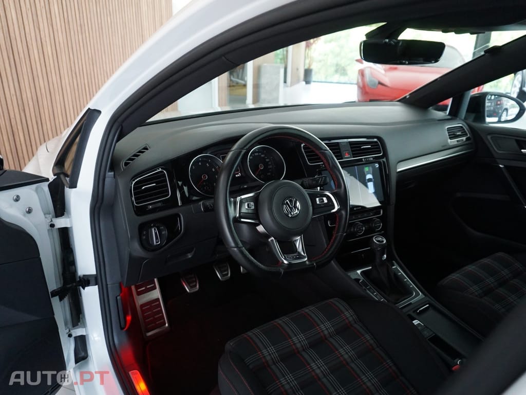 Volkswagen Golf 2.0 TSi GTi Performance