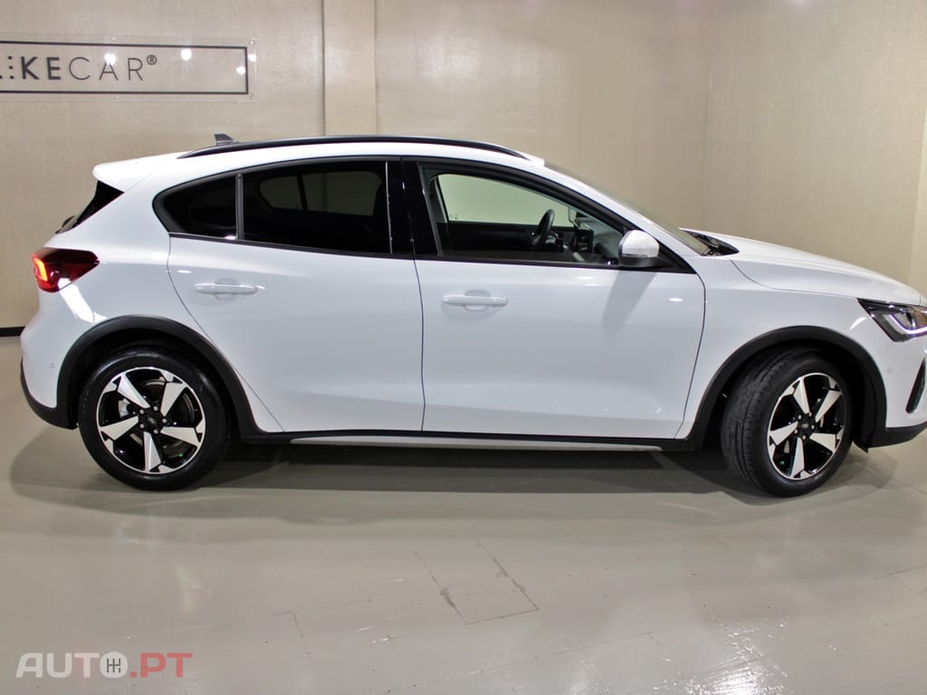Ford Focus 1.0 EcoBoost MHEV Active X