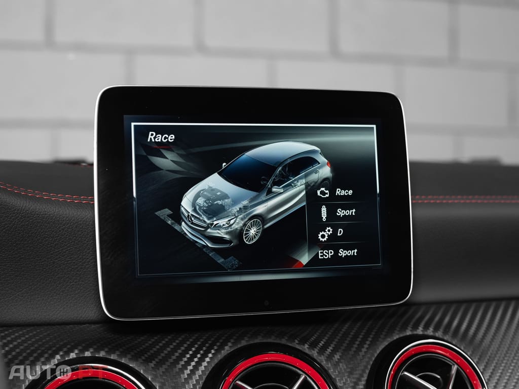 Mercedes-Benz A 45 AMG 4Matic Speedshift 7G-DCT