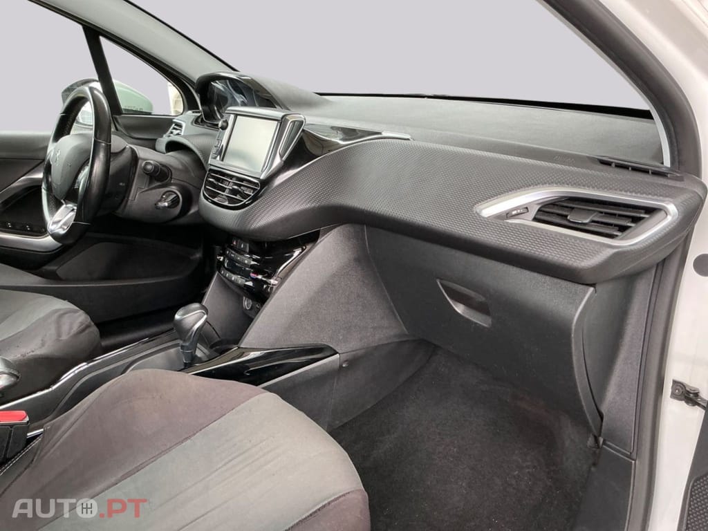 Peugeot 2008 1.2 PureTech Allure EAT6