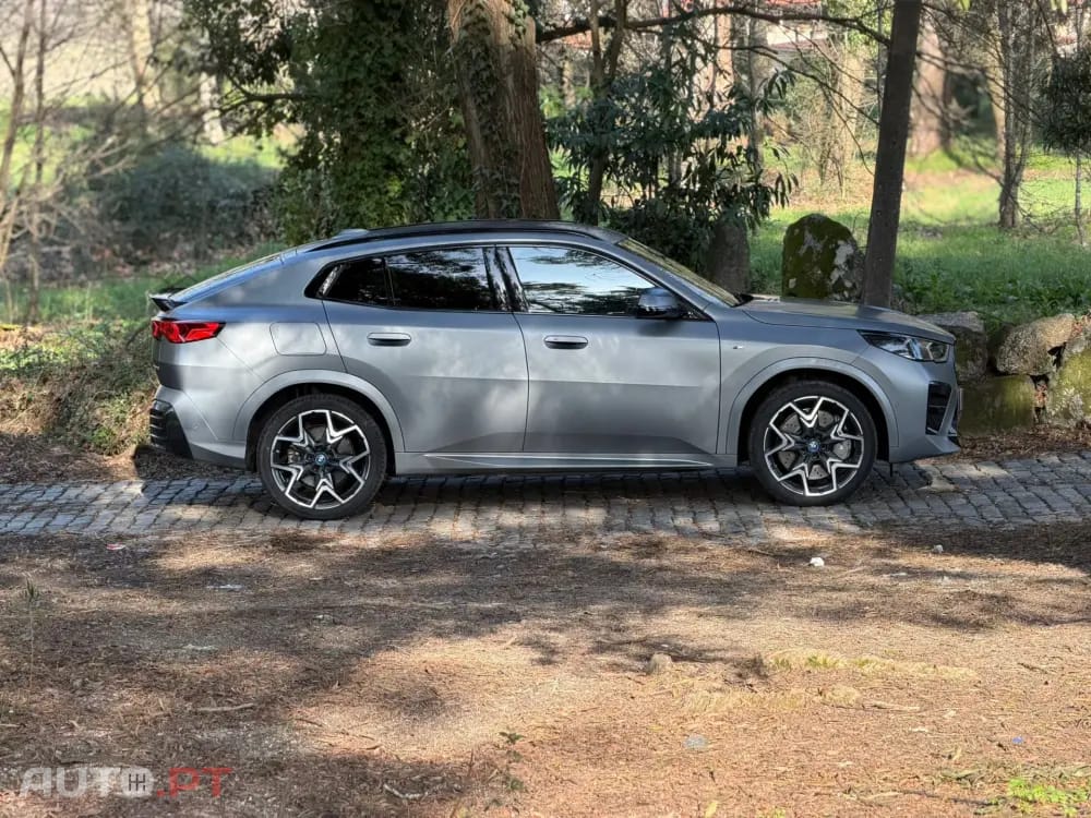 BMW iX2 xDrive30 Pack Desportivo M Pro