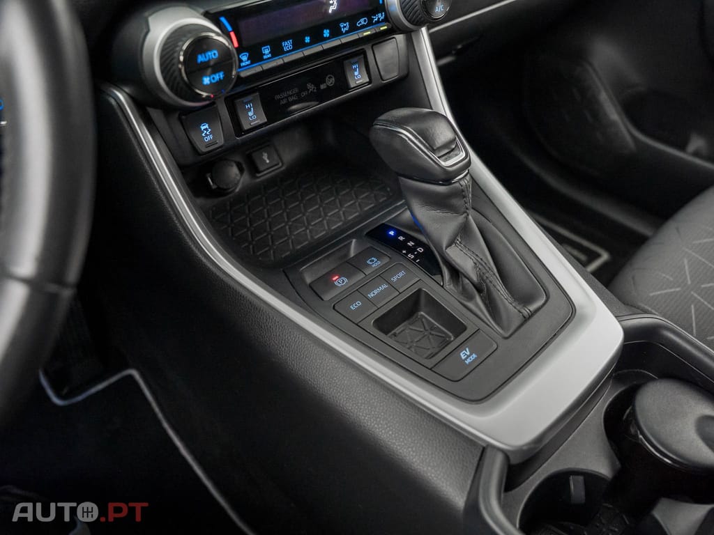 Toyota RAV4 2.5 HDF Comfort