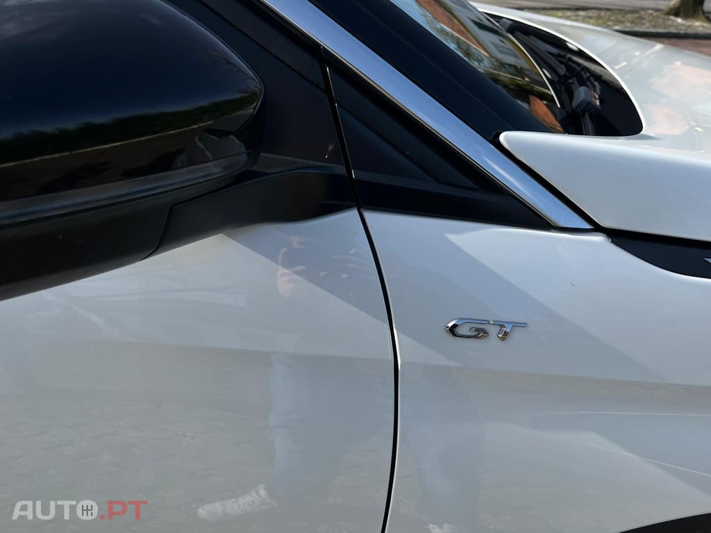 Peugeot 5008 GT HYBRID 136CV