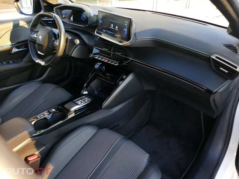 Peugeot E-208 50 kWh GT
