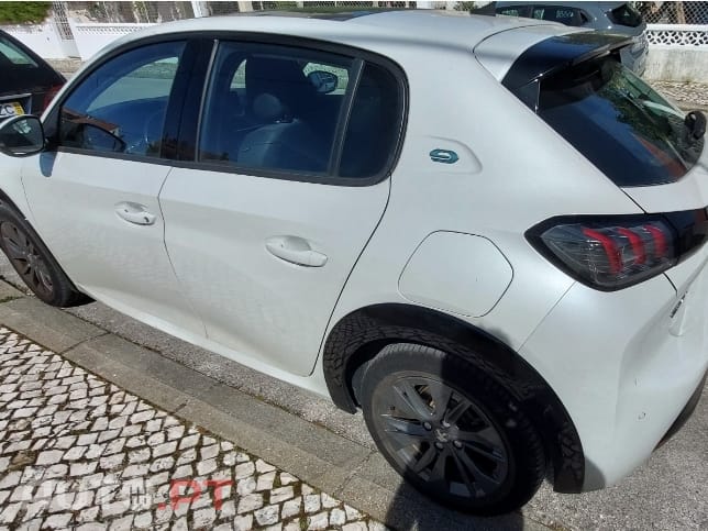 Peugeot E-208 Allure