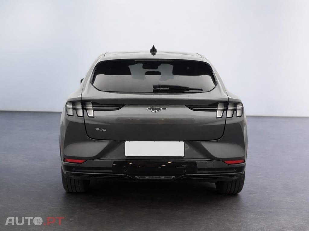 Ford Mustang Mach-E AWD PREMIUM
