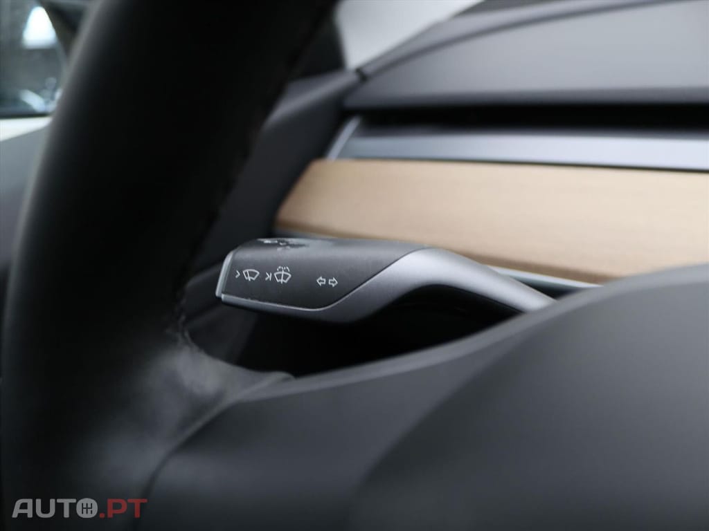 Tesla Model 3 I.V.A DEDUTÍVEL Standard RWD Plus