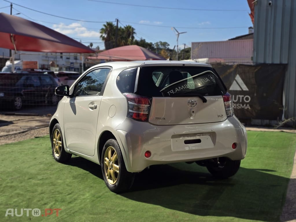 Toyota iQ 1.0 VVT-i