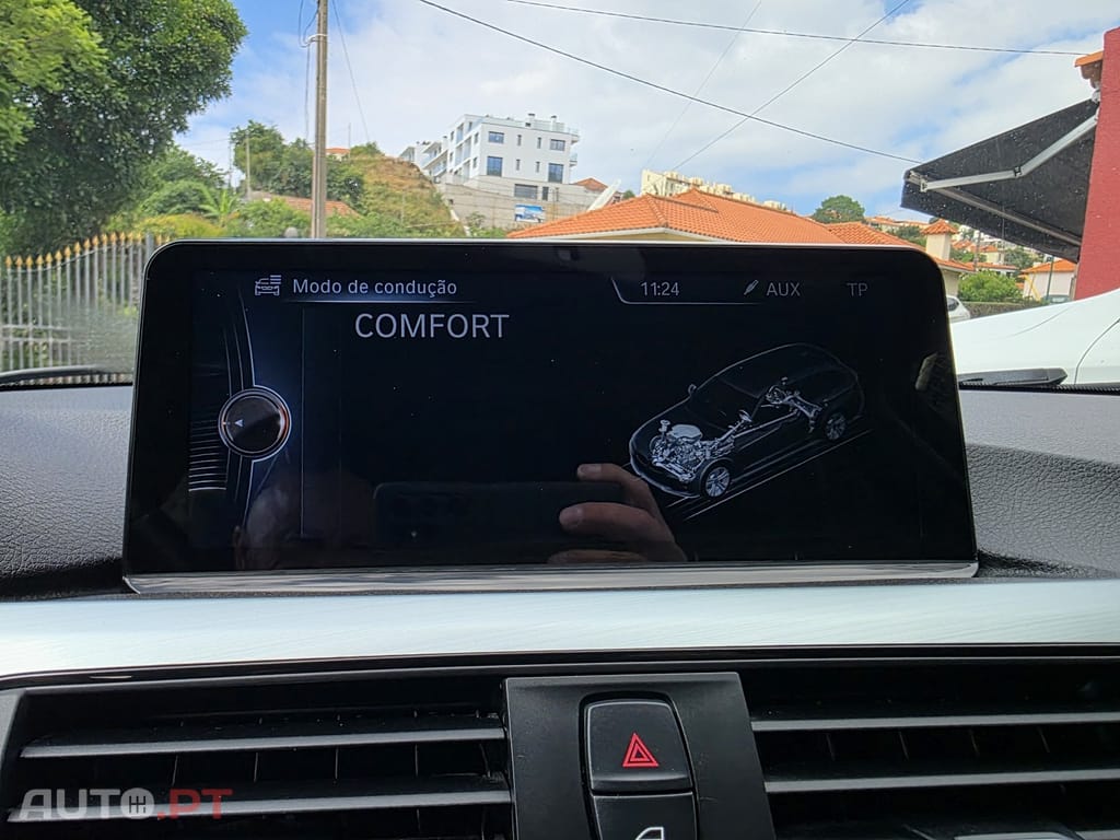BMW 318 d Line Luxury Auto