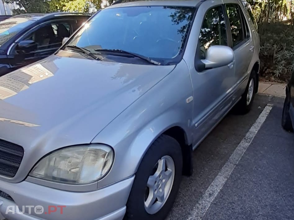 Mercedes-Benz ML 270 Todo terreno/ Pick-up