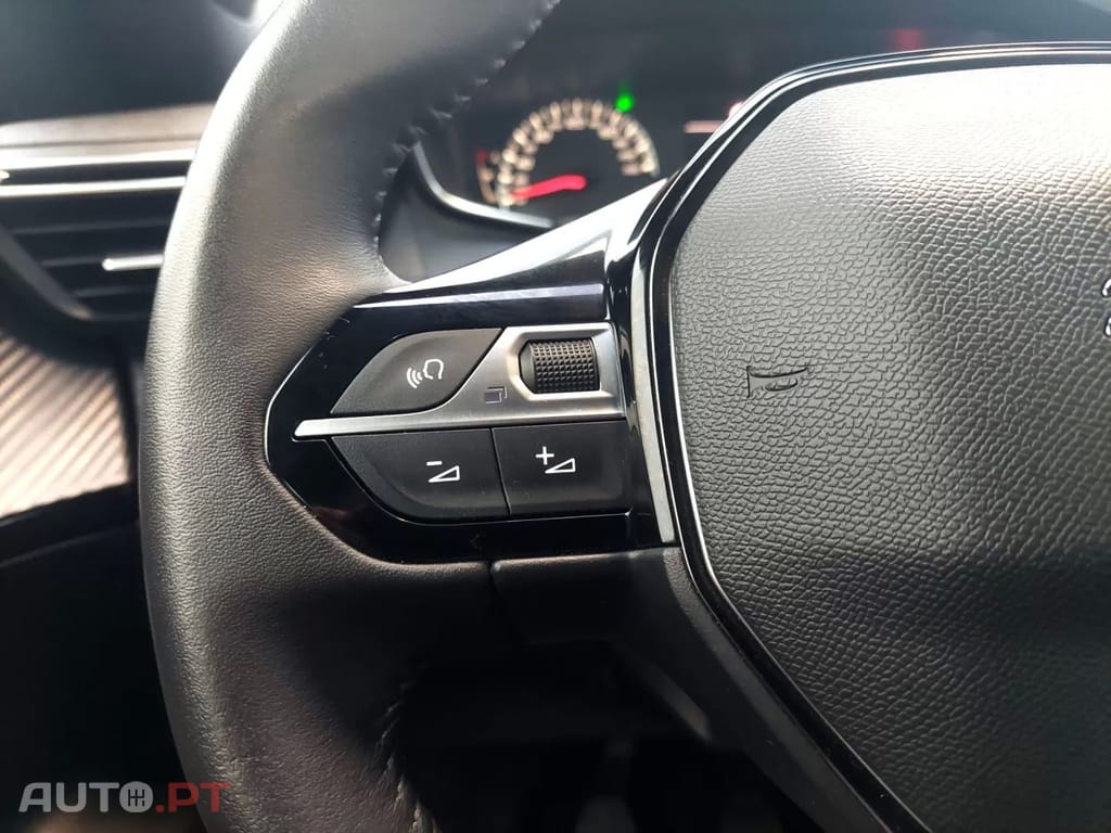 Peugeot 2008 1.2 PureTech Active Pack