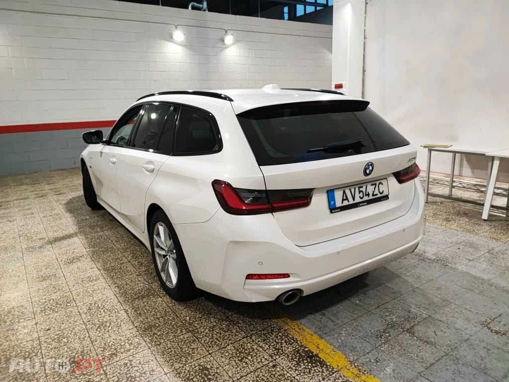BMW 320 e Pack Essence Auto