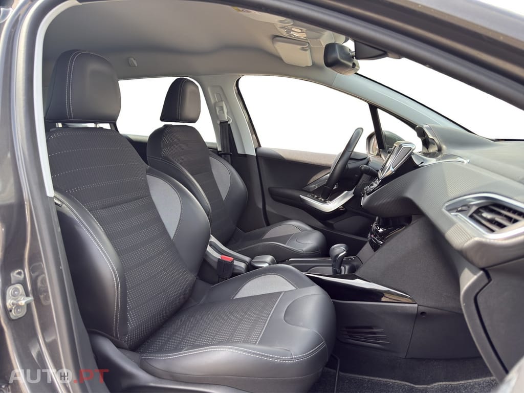 Peugeot 2008 1.2 PureTech Allure EAT6