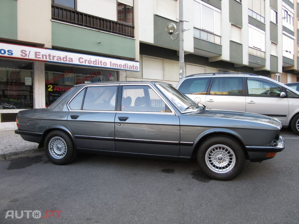BMW 520 i E28 1983 Clássico