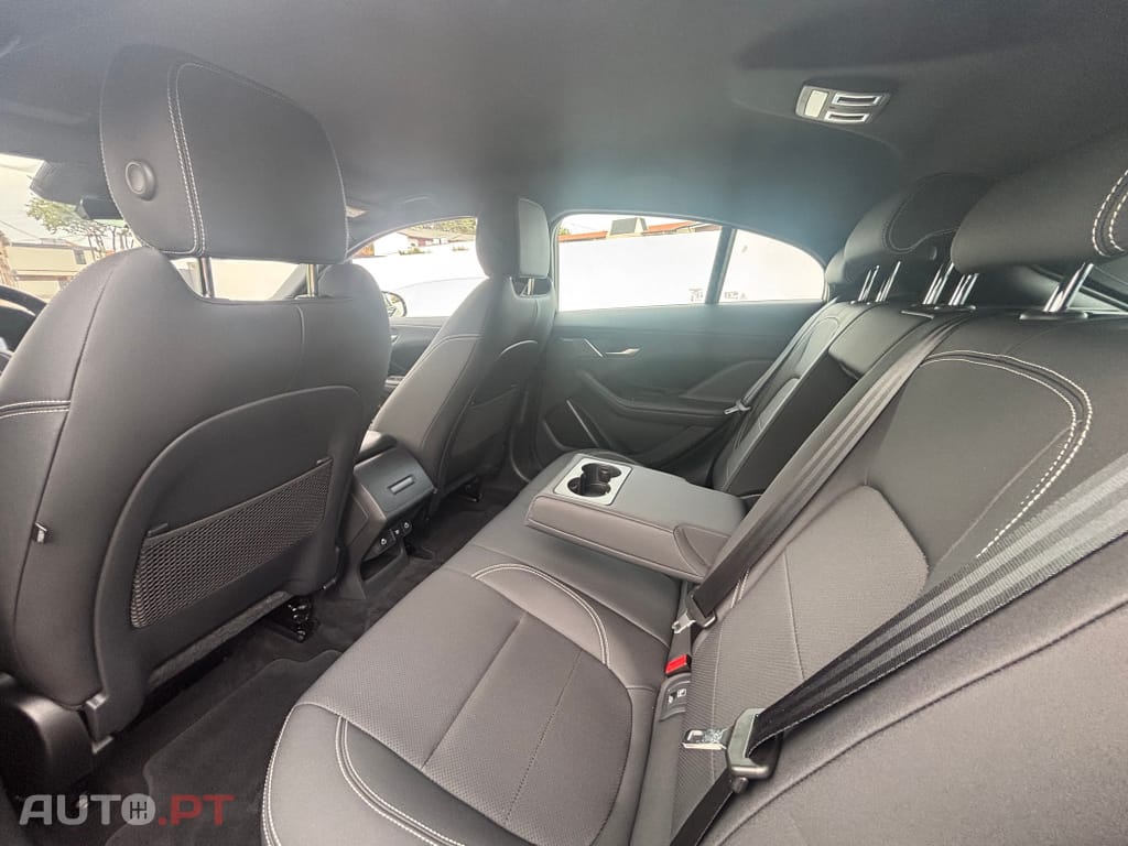 Jaguar I-Pace EV400 R-Dynamic HSE AWD
