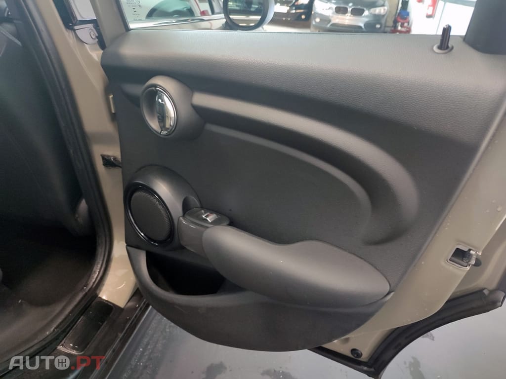 MINI Cooper D