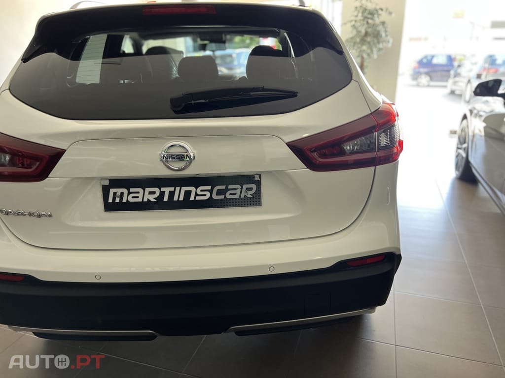 Nissan Qashqai 1.3 DIG-T N-Connecta J18 DCT