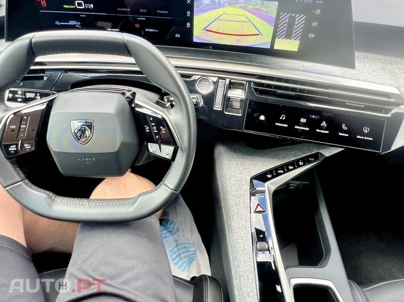 Peugeot e-3008 73 kWh Allure — fotografia 14