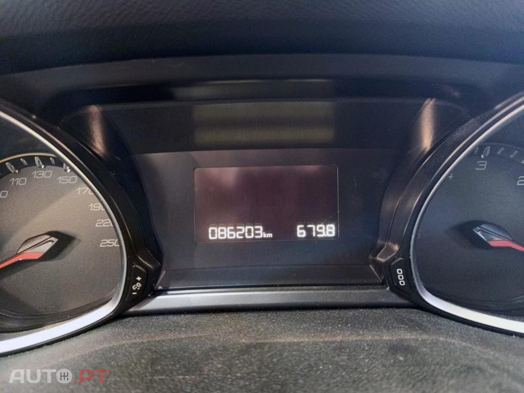 Peugeot 308 1.5 BlueHDi Business Line