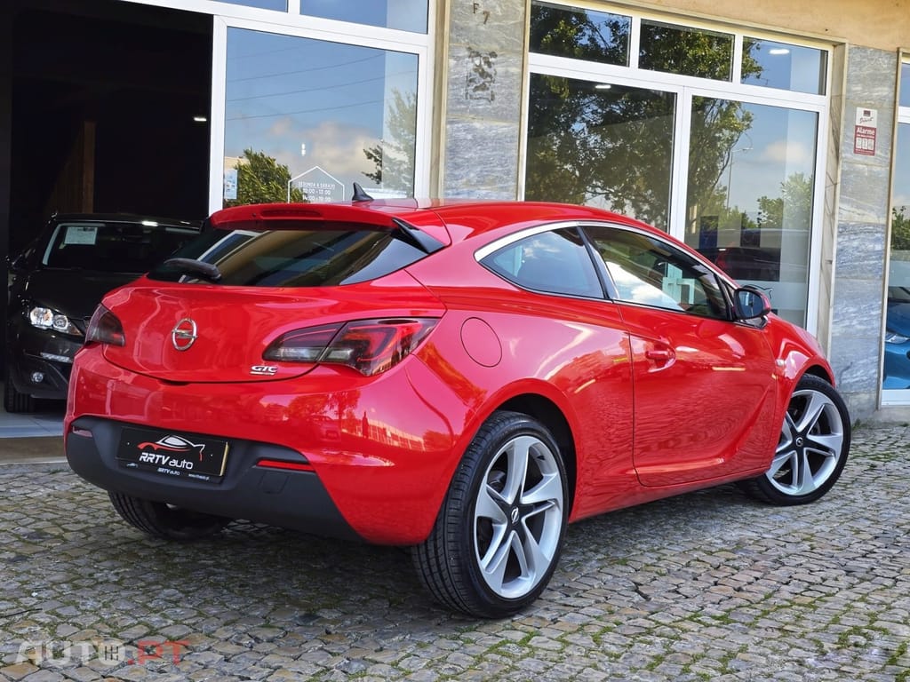 Opel Astra GTC 1.7 CDTi S/S J19