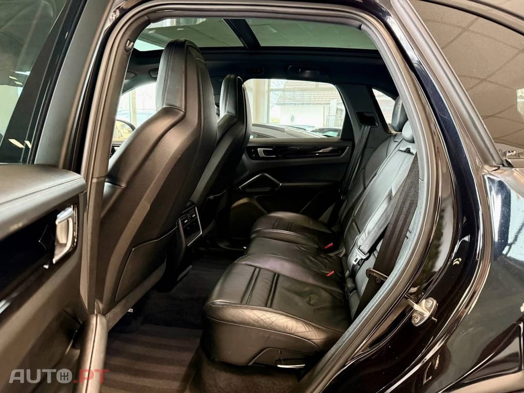 Porsche Cayenne V6